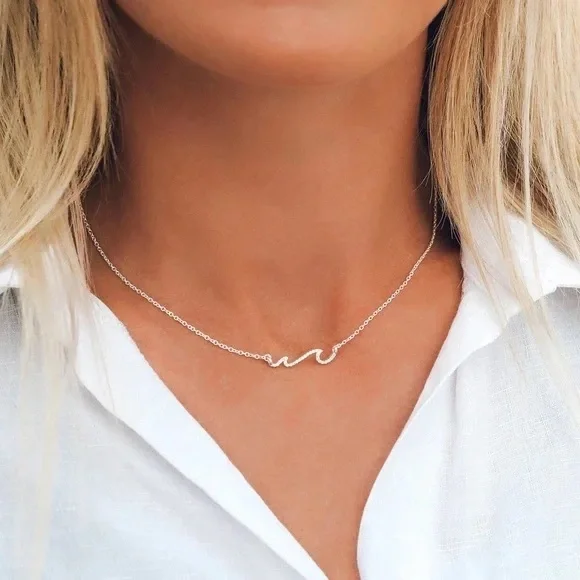 Pura Vida | PAVE WAVE NECKLACE SILVER Boho Beach - Picture 3 of 5
